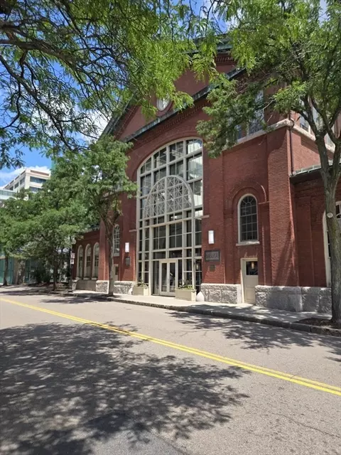 106 13th St #223, Boston, MA 02129