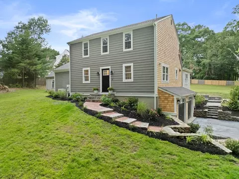60 Pleasant St, Marshfield, MA 02050