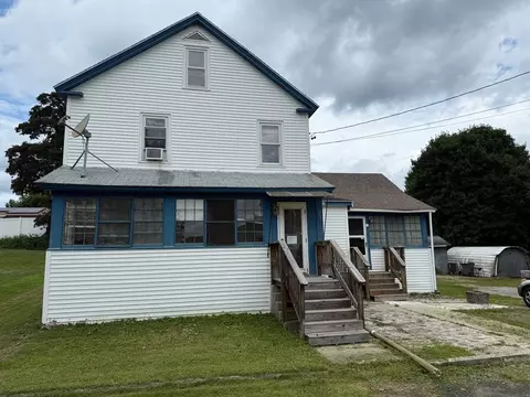 27 Warwick Ave, Athol, MA 01331 photo 3