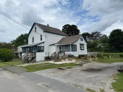 27 Warwick Ave, Athol, MA 01331 photo 2