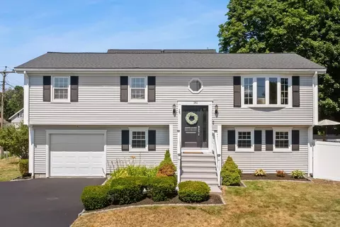 161 Pilot Dr, Somerset, MA 02726