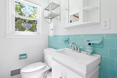 Bath - 17 George Rd, Maynard, MA 01754 photo 1 of 4