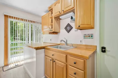 Kitchen - 17 George Rd, Maynard, MA 01754 photo 6 of 6