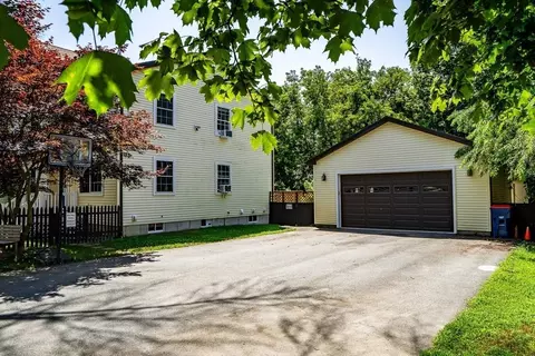 16 Oak St, Fairhaven, MA 02719