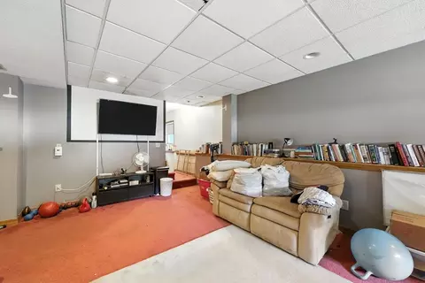 361 Parkerview St, Springfield, MA 01129 photo 24