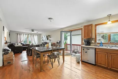 361 Parkerview St, Springfield, MA 01129 photo 8