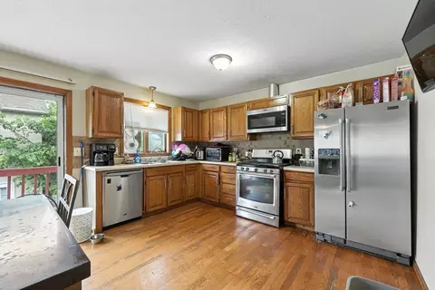 361 Parkerview St, Springfield, MA 01129 photo 6