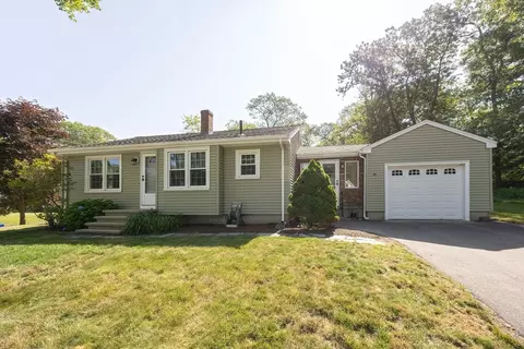 84 Patterson St, Attleboro, MA 02703