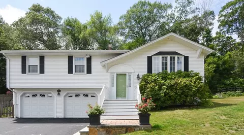26 Sunset Dr, Milford, MA 01757
