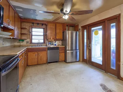 10 Ashwood St, Worcester, MA 01604 photo 9