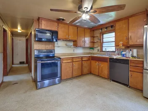 10 Ashwood St, Worcester, MA 01604 photo 8
