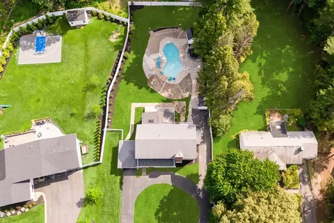 77 Bourque Rd, Lynnfield, MA 01940