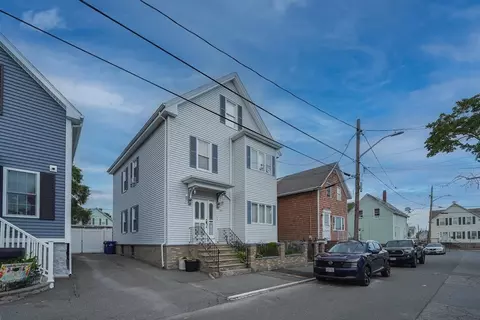 39 Bay St, New Bedford, MA 02740