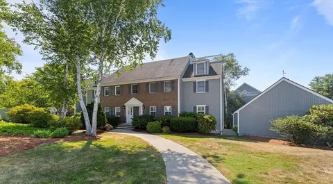 87 Freedom Holw #87, Salem, MA 01970