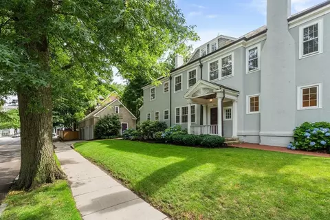 53 Worthington Rd, Brookline, MA 02446
