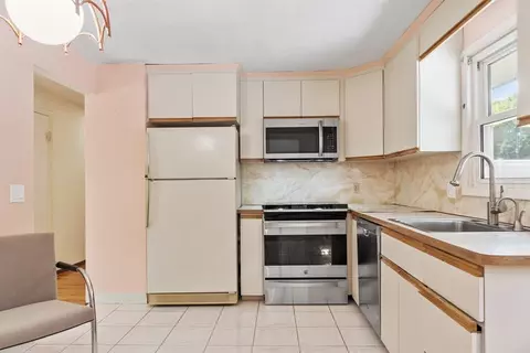 6 Wayne Rd, Peabody, MA 01960 photo 10