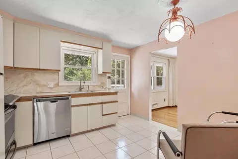 6 Wayne Rd, Peabody, MA 01960 photo 11