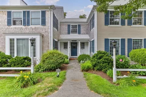 15 Pleasant St #W-24, Harwich, MA 02646