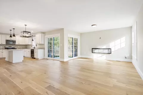 Living - 42 May Rd, Millis, MA 02054 photo 2 of 6