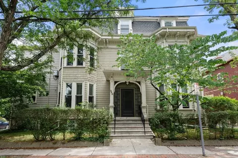 308 Brookline St #3B, Cambridge, MA 02139