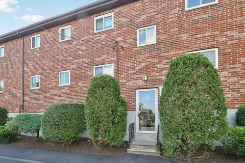 34 Westgate Rd #3, Chestnut Hill, MA 02467