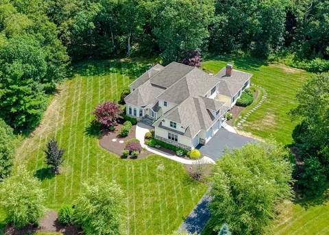 8 Analore Cir, Norfolk, MA 02056