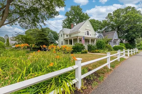 230 Cedar St, Dedham, MA 02026 photo 4