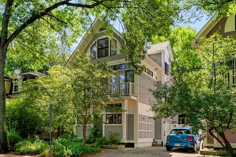 11 Frost St #11, Cambridge, MA 02140