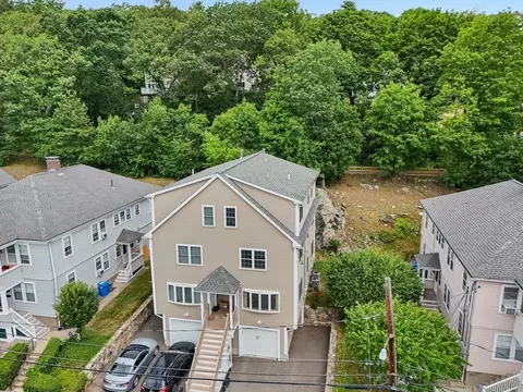 89 Overland Rd #1, Waltham, MA 02451