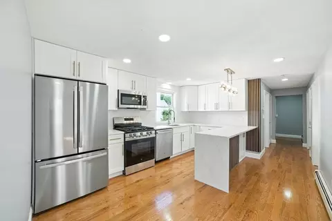 24 Stephen St #2, Lynn, MA 01902