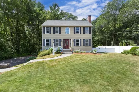 23 Indian Ln, Franklin, MA 02038