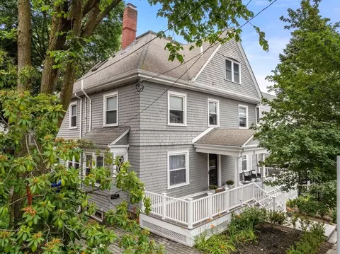 12 Zamora St, Jamaica Plain, MA 02130