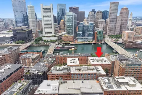 15 Sleeper St #202, Boston, MA 02210