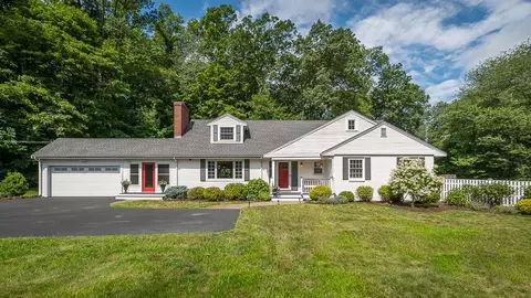 6 Burnham Rd, Wenham, MA 01984