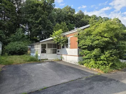 100 Phelps St #3, Marlborough, MA 01752