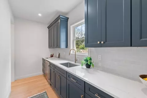 9 Steele St, Stoneham, MA 02180 photo 8