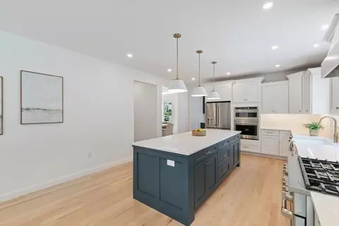 9 Steele St, Stoneham, MA 02180 photo 3