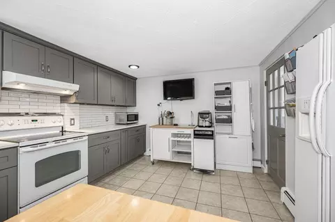 Kitchen - 40 Marie Ave, Everett, MA 02149 photo 3 of 4