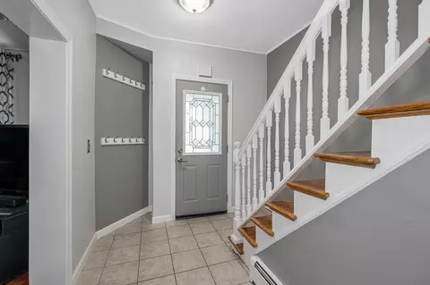 Entry Way - 40 Marie Ave, Everett, MA 02149 photo 4 of 6