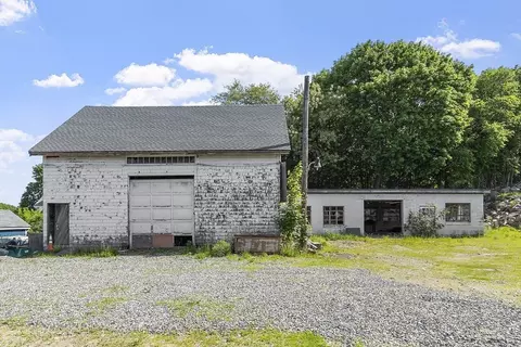 2 Deacon Farm Ln, Gloucester, MA 01930 photo 2