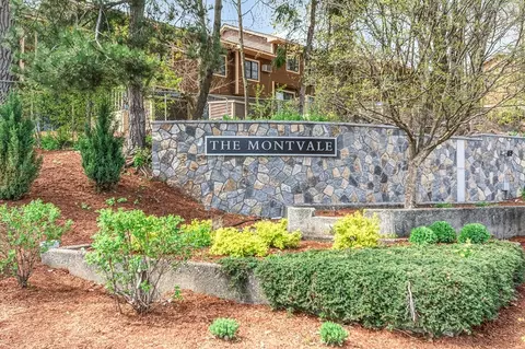 100 Ledgewood Dr #215, Stoneham, MA 02180