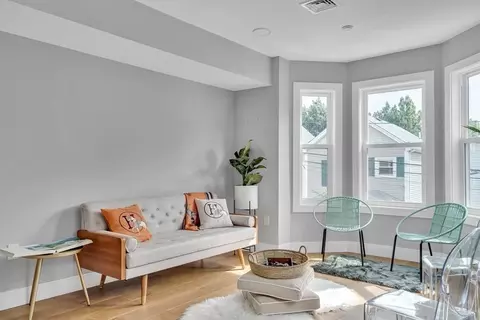 19 Plymouth St, Cambridge, MA 02141