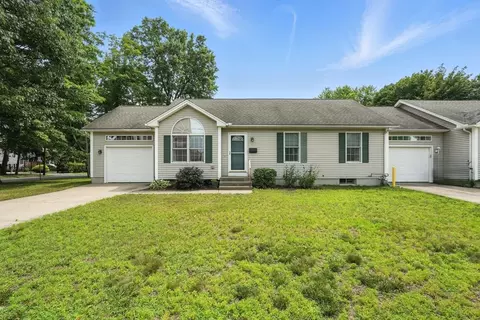 56 Pine St #56, West Springfield, MA 01089