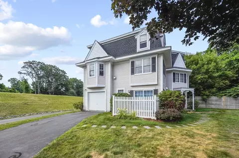 14 Victoria Gdn #B, Framingham, MA 01701