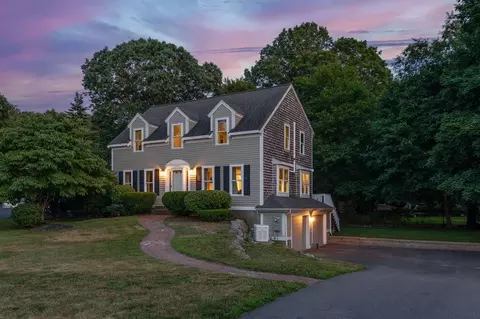 47 Alewife Ln, Weymouth, MA 02189