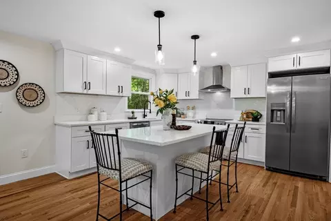 Kitchen - 44 Longbow Rd, Danvers, MA 01923 photo 2 of 4