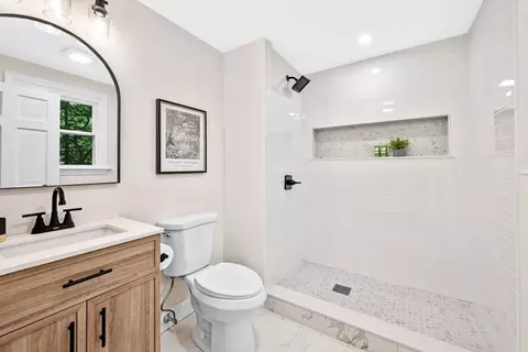 Bath - 44 Longbow Rd, Danvers, MA 01923 photo 1 of 3