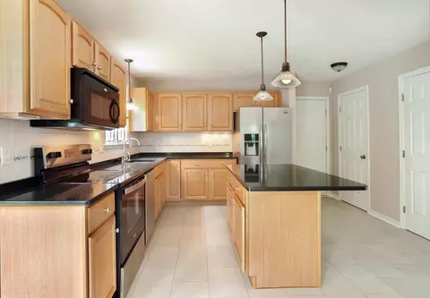 138 Pine Tree Ln, Raynham, MA 02767 photo 15