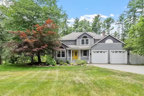 4 Linwood Ln, Dunstable, MA 01827