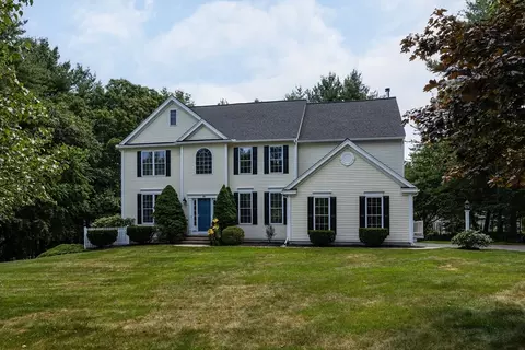 52 Glen Rd, Hopkinton, MA 01748